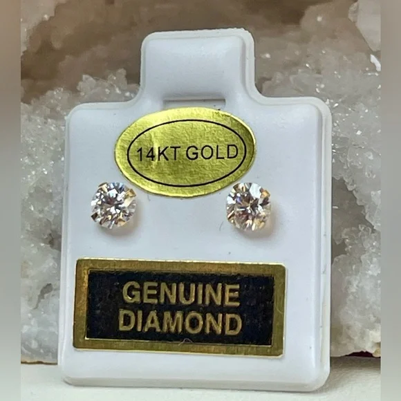 1/2ct 14K Solid YELLOW Gold Diamond studs earrings. Yellow Gold - Picture 12 of 16